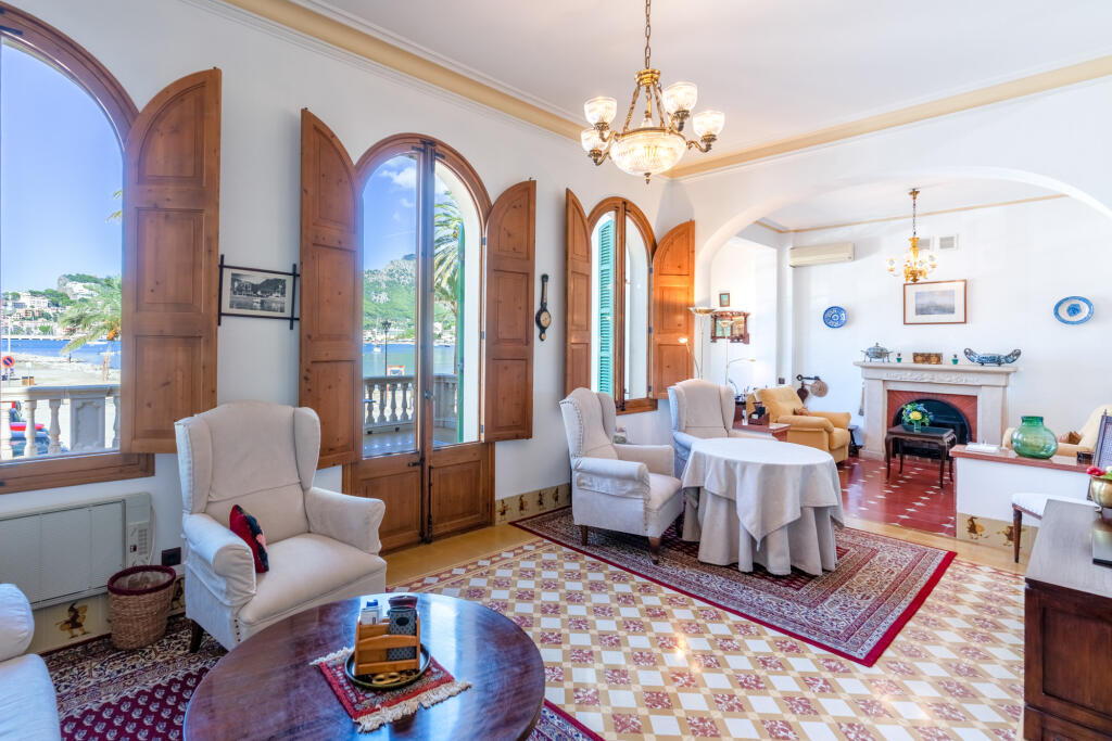 Villa de 7 dormitorios en Soller, Spain No. 259622