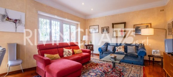 2 bedrooms Apartment in Rome, Italy No. 336618 2