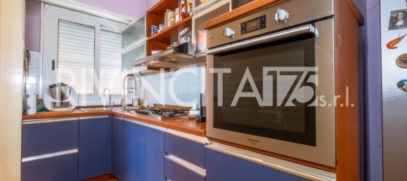 2 bedrooms Apartment in Rome, Italy No. 336618 10