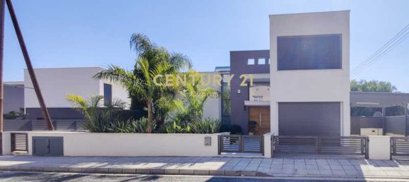 5 bedrooms Villa in Agios Athanasios, Cyprus No. 10850 13