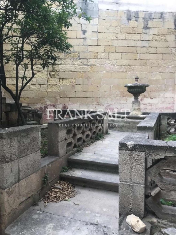 Café/restaurante en Paola, Malta 252 m² No. 12131