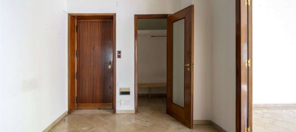 3 Schlafzimmer Wohnung in Palermo, Italy, Nr. 287471 12