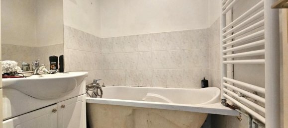 Casa de 3 dormitorios en Laon, France No. 221870 33