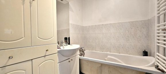 Casa de 3 dormitorios en Laon, France No. 221870 31