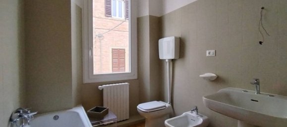 3 Schlafzimmer Haus in Pesaro, Italy, Nr. 329954 10
