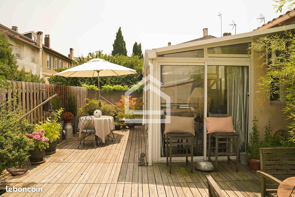 Casa de 3 dormitorios en Bordeaux, France No. 104295