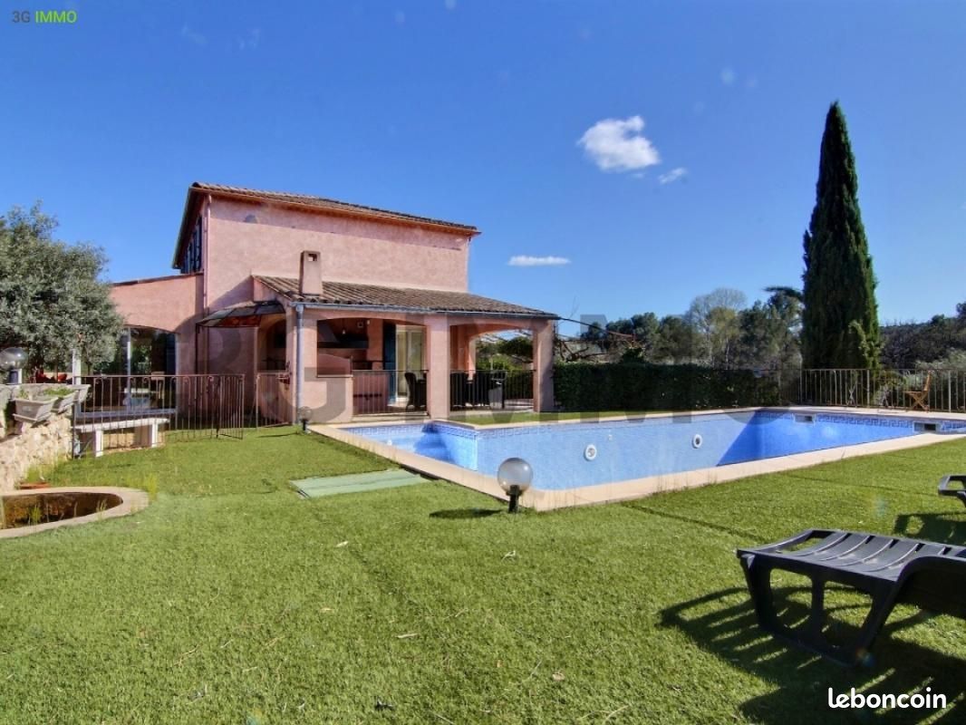 5 bedrooms Castles in Villecroze, France No. 198780