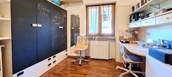 5 bedrooms Villa in Provaglio d'Iseo, Italy No. 282348 12