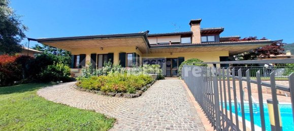 5 bedrooms Villa in Provaglio d'Iseo, Italy No. 282348 2