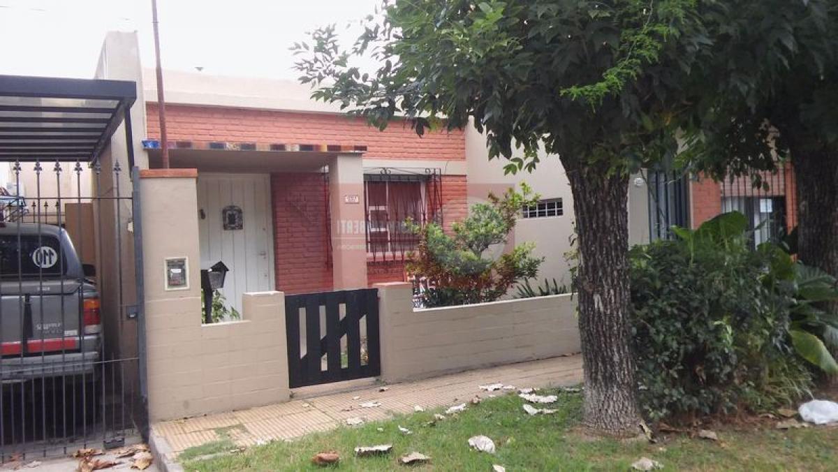 2 bedrooms House in San Miguel, Argentina No. 101236