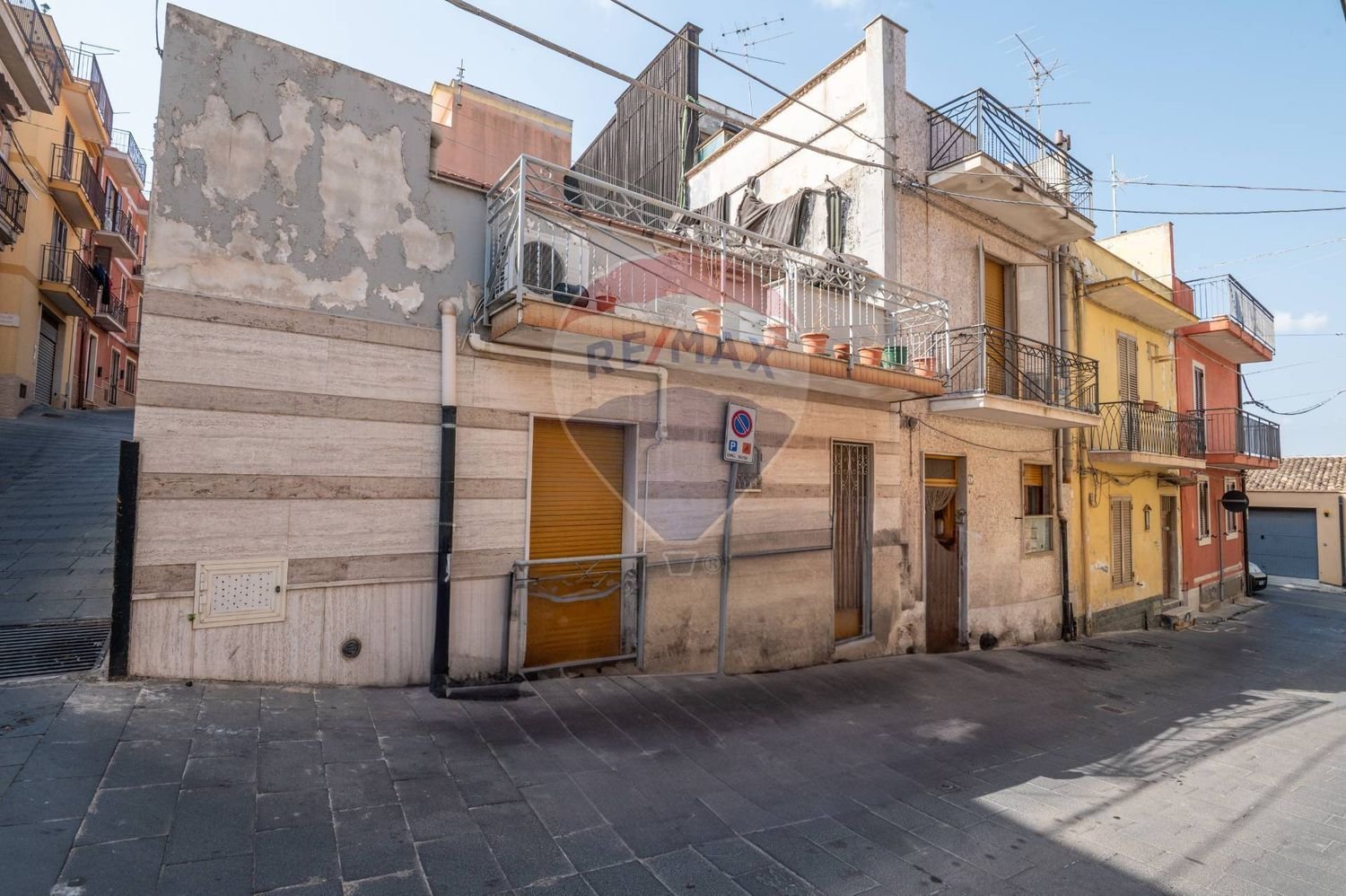 Casa de 6 dormitorios en Melilli, Italy No. 337541