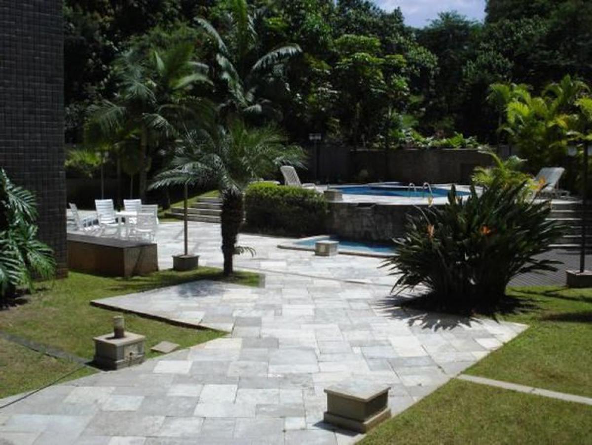 Casa de 4 dormitorios en Sao Paulo, Brazil No. 535329