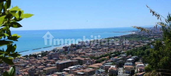 6 bedrooms Villa in Grottammare, Italy No. 296818 2