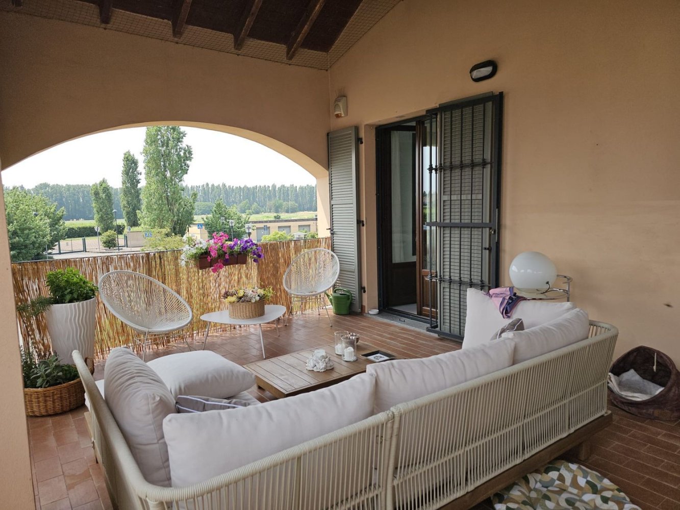 5غرفة شقة في Lacchiarella, Italy رقم 339105