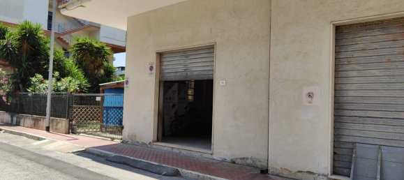 1غرفة عقار تجاري في Grottammare, Italy رقم 290230 3