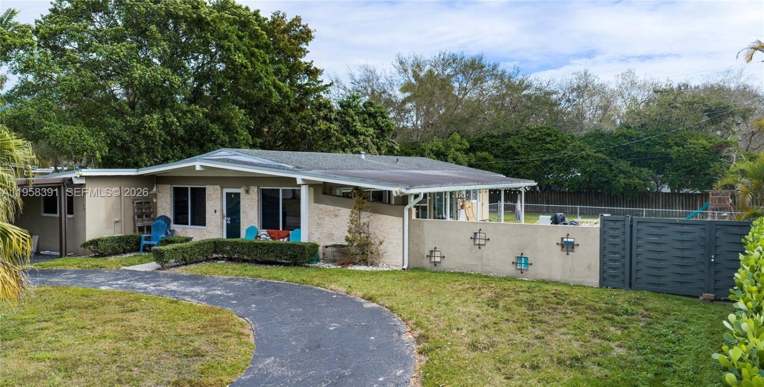 3 bedrooms Villa for sale in Miami, Miami-Dade, Florida, USA № 614299