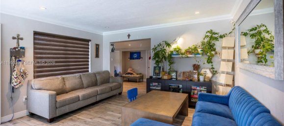 3 bedrooms Villa for sale in Miami, Miami-Dade, Florida, USA № 614299 4