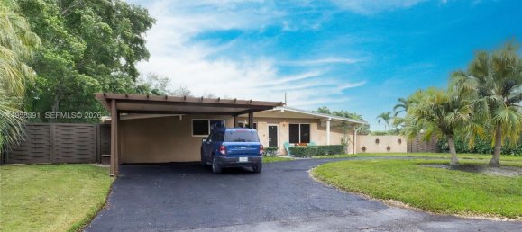 3 bedrooms Villa for sale in Miami, Miami-Dade, Florida, USA № 614299 2