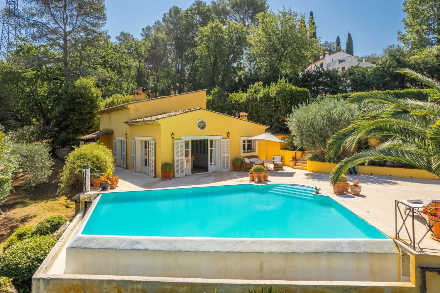 5 bedrooms Villa in Mougins, France No. 1716