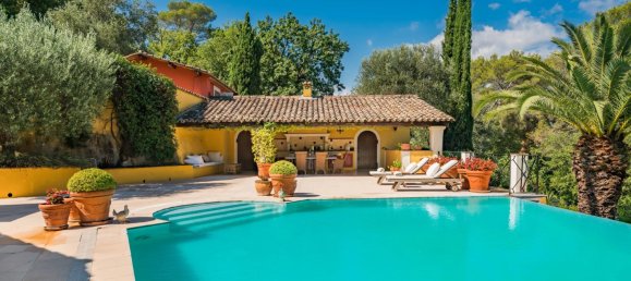 5 bedrooms Villa in Mougins, France No. 1716 3