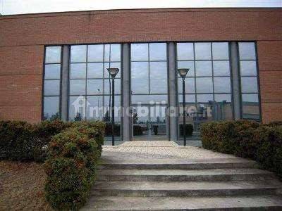 5 rooms Office in Piacenza, Italy No. 72667