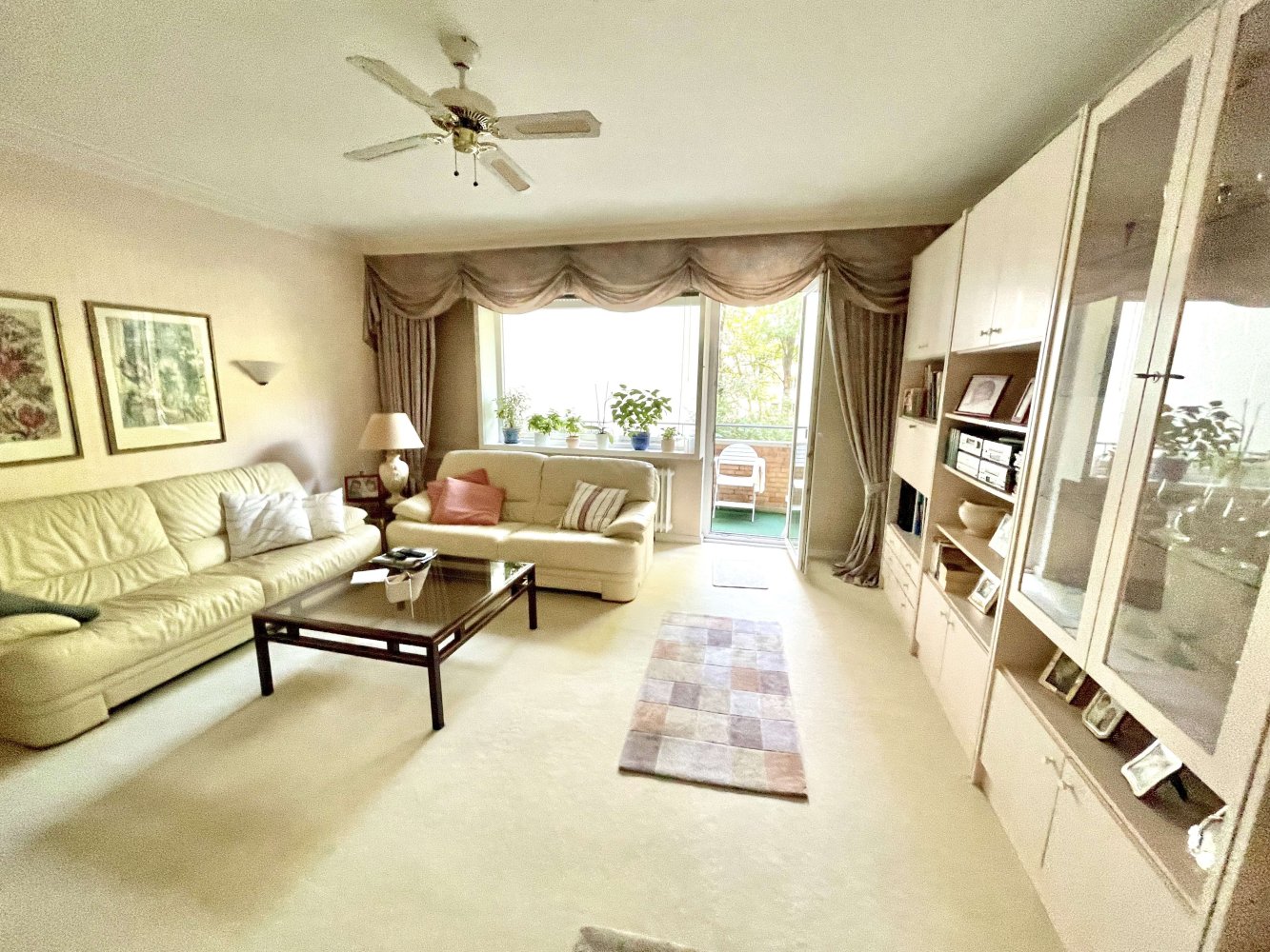 Квартира с 3 комнатами в Шёнеберг, Германия № 355611