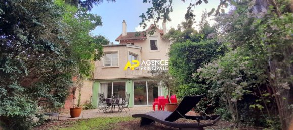 Casa de 3 dormitorios en Argenteuil, France No. 175524 2