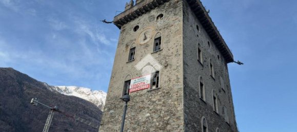 Edificio de 10 habitaciónes en Tirano, Italy No. 8671 2