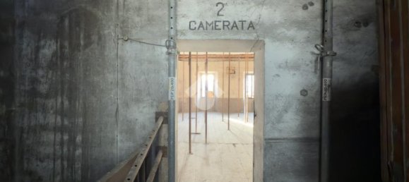 Edificio de 10 habitaciónes en Tirano, Italy No. 8671 10