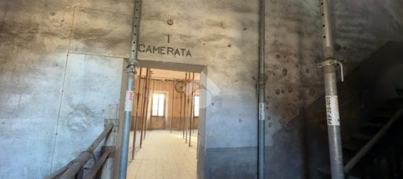 Edificio de 10 habitaciónes en Tirano, Italy No. 8671 13