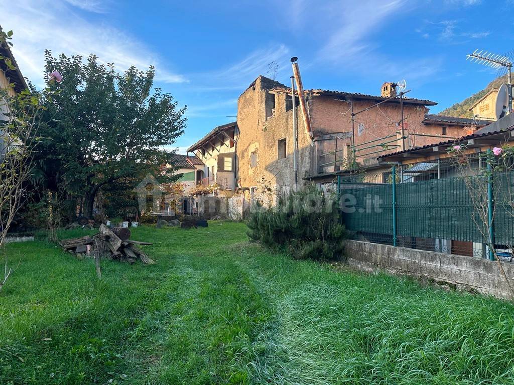 Casa de 2 dormitorios en Ponte Lambro, Italy No. 234332