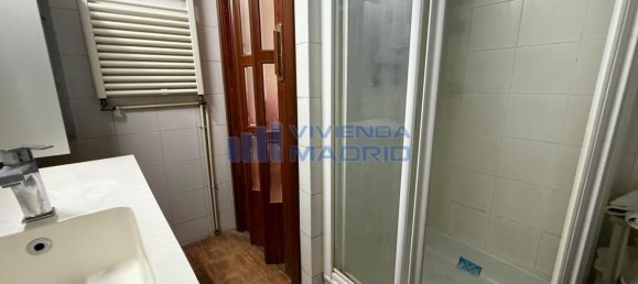 Apartamento de 3 dormitorios en Madrid, Spain No. 140193 2
