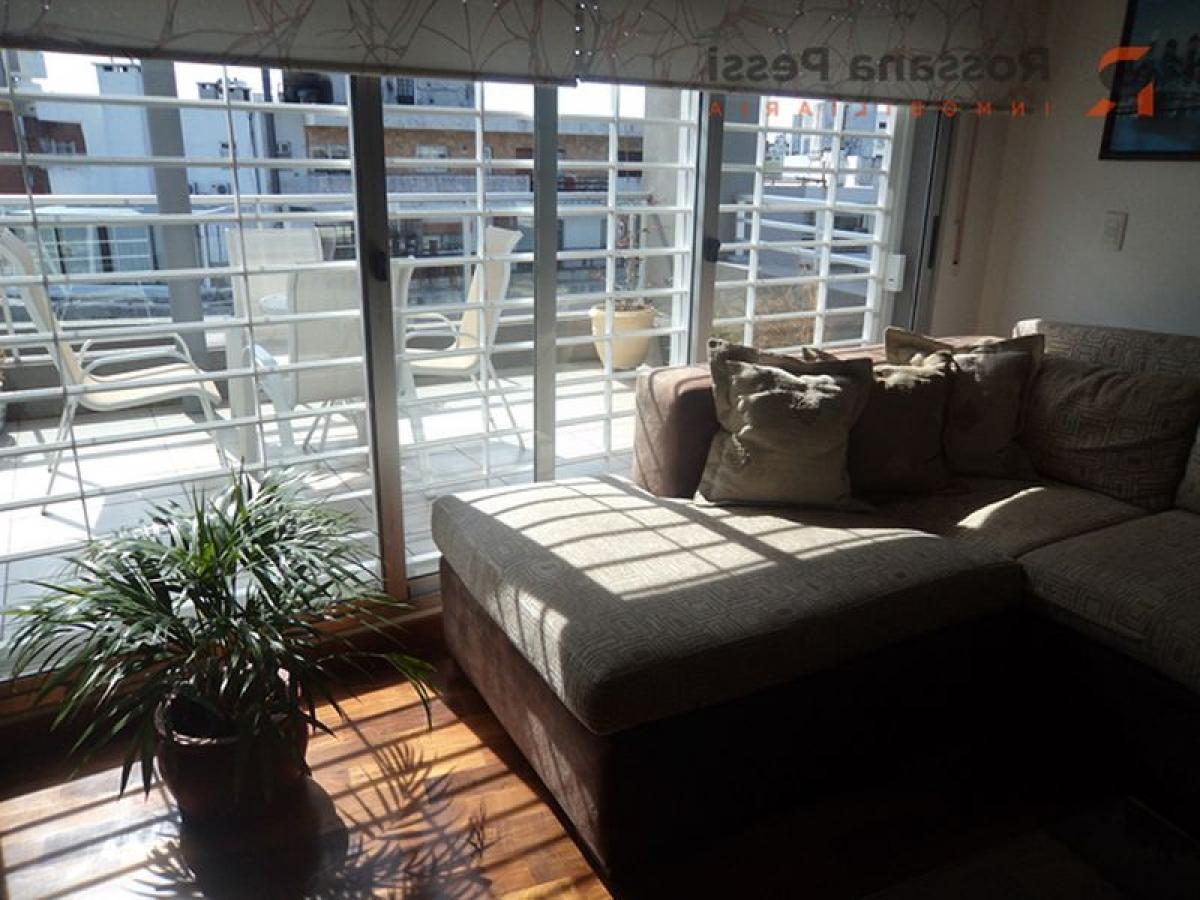 Квартира с 2 спальнями в Монтевидео, Уругвай № 1000