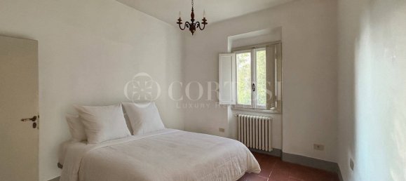 4 bedrooms Villa in Florence, Italy No. 302009 14