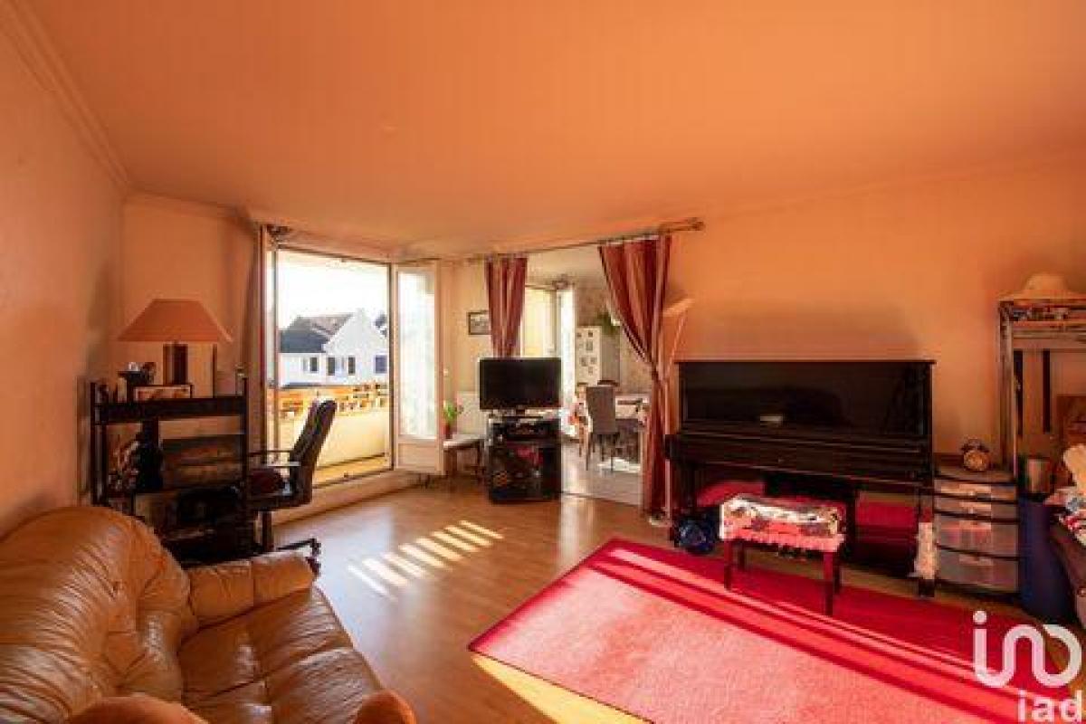 Condominio de 3 dormitorios en Lognes, France No. 36567