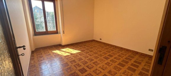 4 rooms Apartment in Catanzaro, Italy No. 134347 2