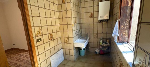 4 rooms Apartment in Catanzaro, Italy No. 134347 5
