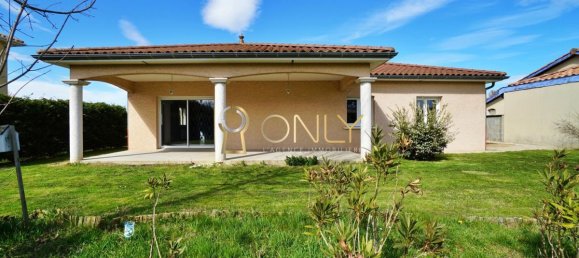 Casa de 3 dormitorios en Savigneux, France No. 241705 2