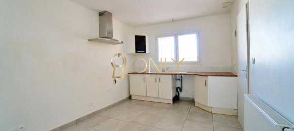 Casa de 3 dormitorios en Savigneux, France No. 241705 5