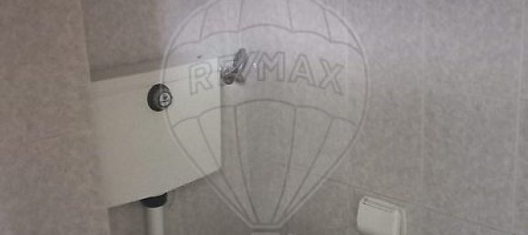 60m² Commercial property in Guimaraes, Portugal No. 24742 6