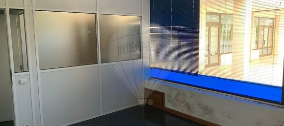 60m² Commercial property in Guimaraes, Portugal No. 24742 4