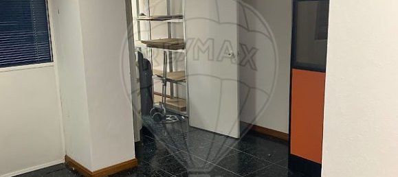 60m² Commercial property in Guimaraes, Portugal No. 24742 3