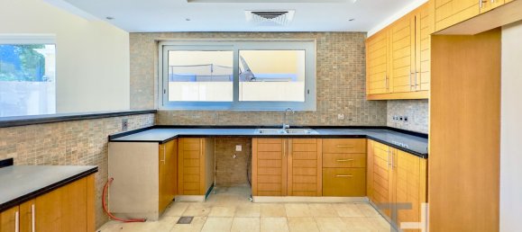 4 bedrooms Villa in Jumeirah Park, UAE No. 28461 6