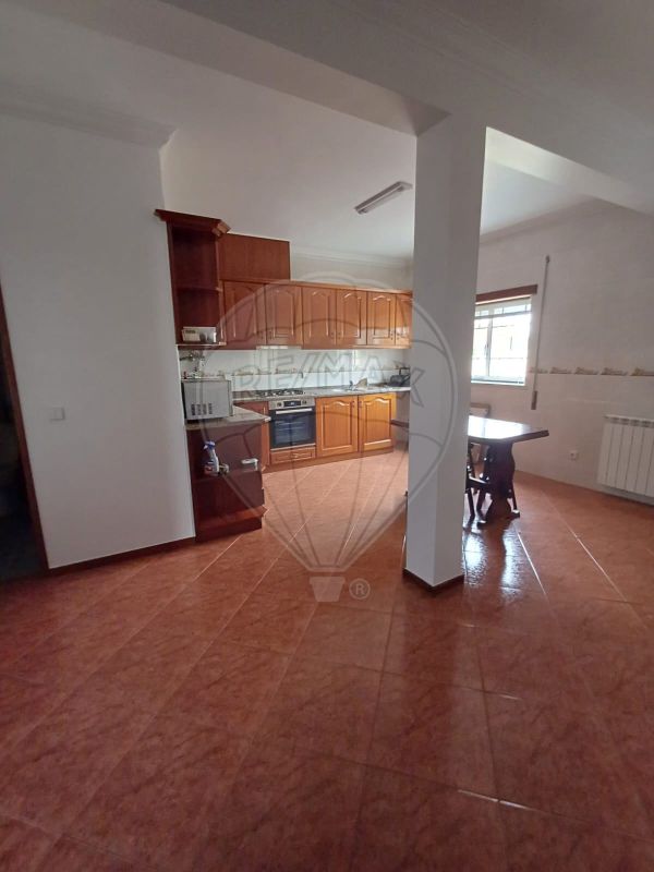 Дом с 4 спальнями в Помбал, Португалия № 21380