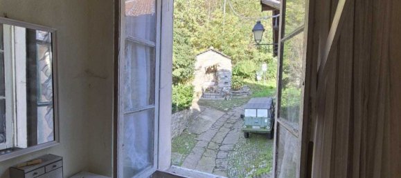 4 rooms House in Faggeto Lario, Italy No. 10890 2