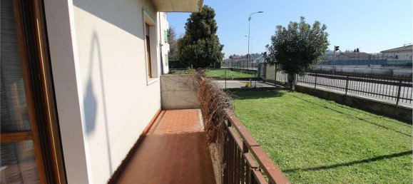 6غرفة شقة في Caldiero, Italy رقم 211368 39