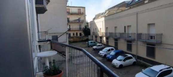 3 rooms Apartment in Caltanissetta, Italy No. 117082 10
