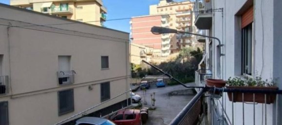 3 rooms Apartment in Caltanissetta, Italy No. 117082 9