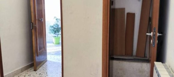 3 rooms Apartment in Caltanissetta, Italy No. 117082 2