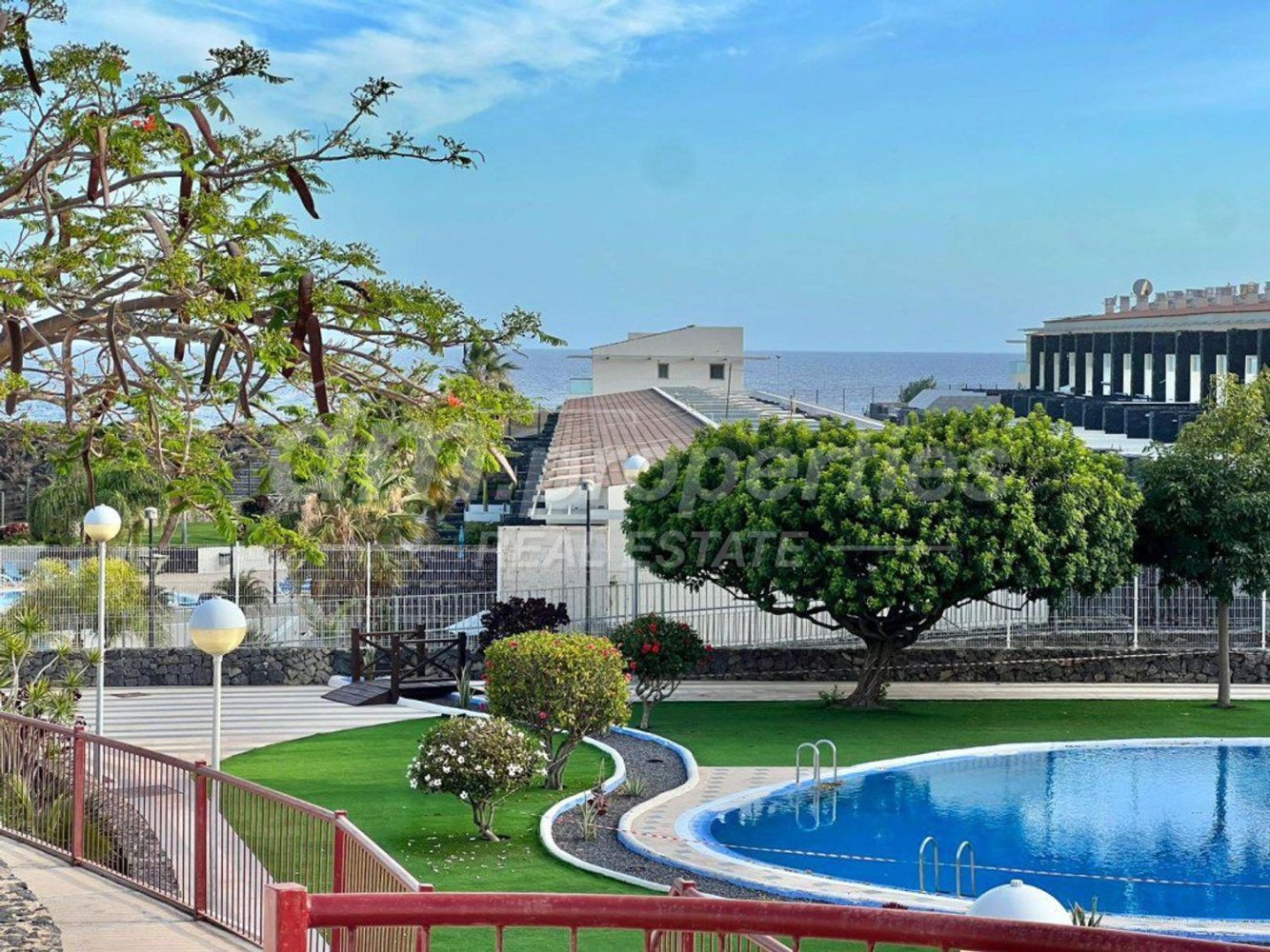 Casa de 3 dormitorios en San Miguel de Abona, Spain No. 143353